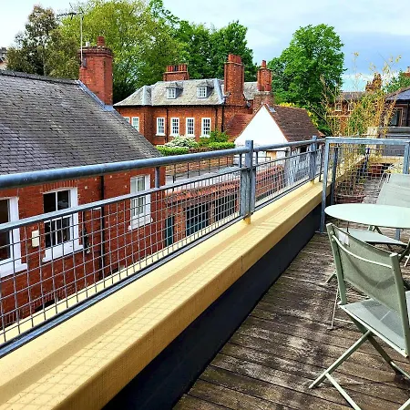 Jacobs Court Apartman *